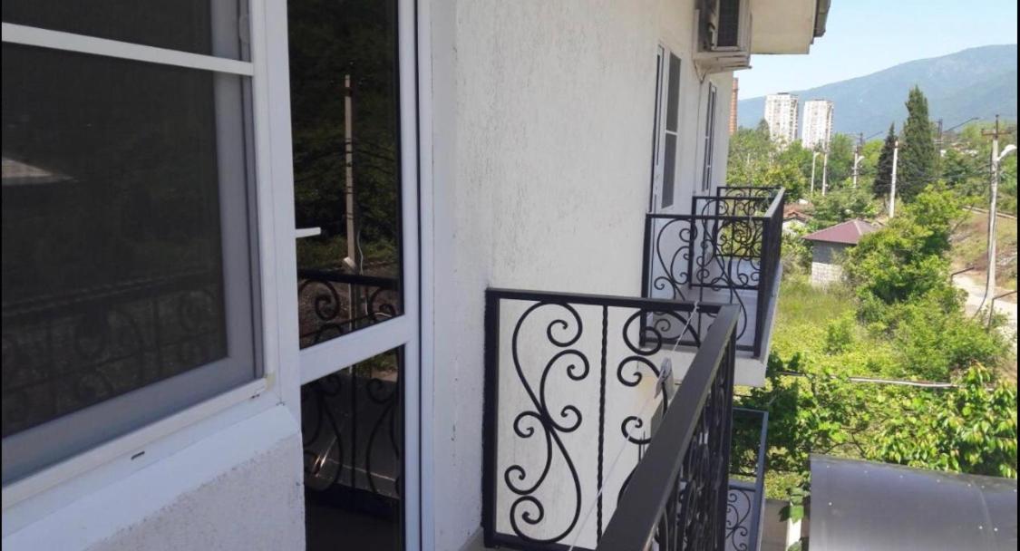 Mini-Hotel Yanson 2 Гагра Екстер'єр фото