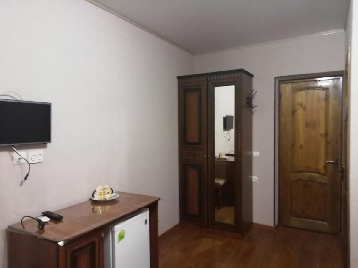 Mini-Hotel Yanson 2 Гагра Екстер'єр фото
